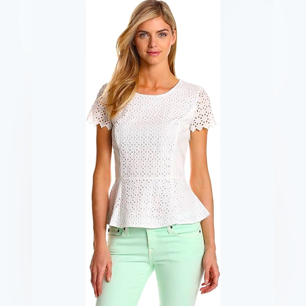 DKNYC Women's Short Sleeve Blouse With Stretch Poplin Inserts And Cut Out Back